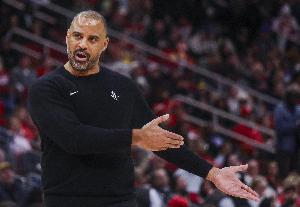 气愤很紧张！乌度卡和伊森发生激烈言语冲突_JRS直播资讯